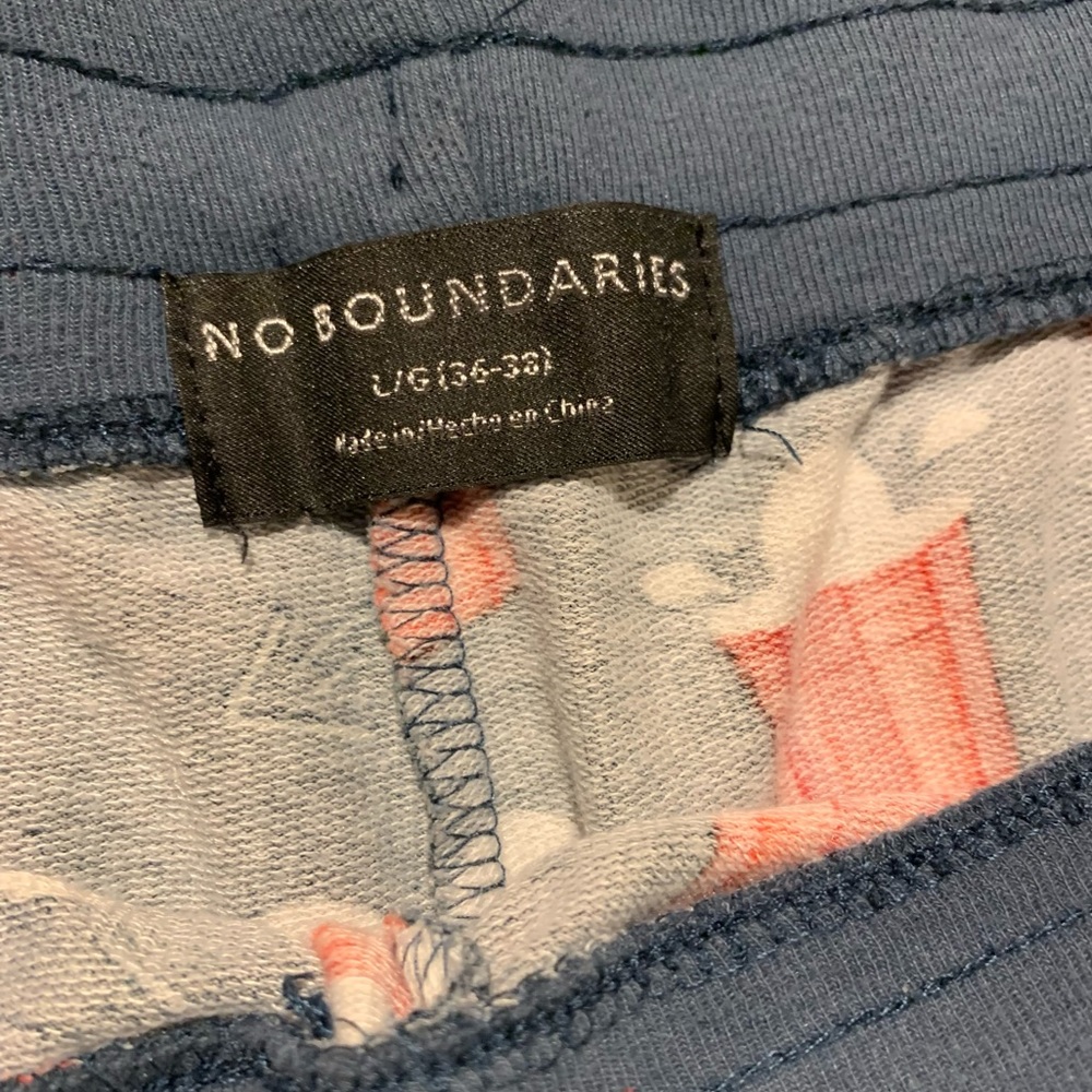 No Boundaries Beer Pong Men’s Lounge Shorts - Size: Large (36-38) - Picture 3 of 3